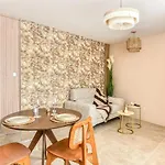 La Sensuelle With Ferienhaus